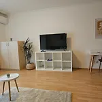 Petibo Apt - Green Grove - Free Parking In Garage