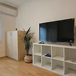 Petibo Apt - Green Grove - Free Parking In Garage