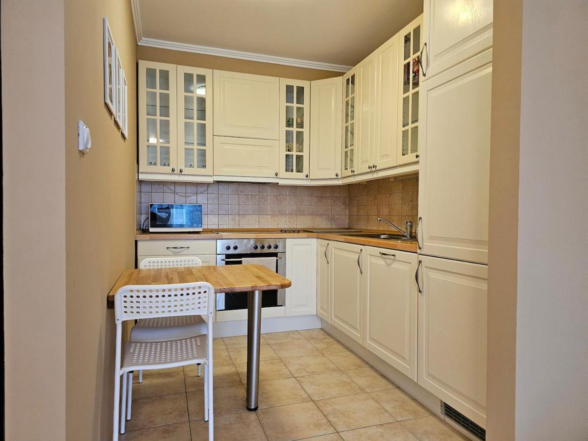 Petibo - Grove - Free Parking In Garage Apartment *